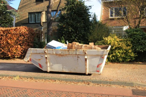 Professional waste removal services in Finsburypark